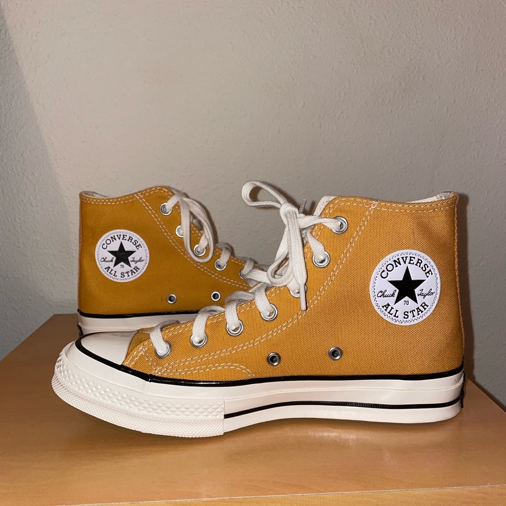 Orange/yellow Converse Chuck 70 Vintage Canvas high top women size 8